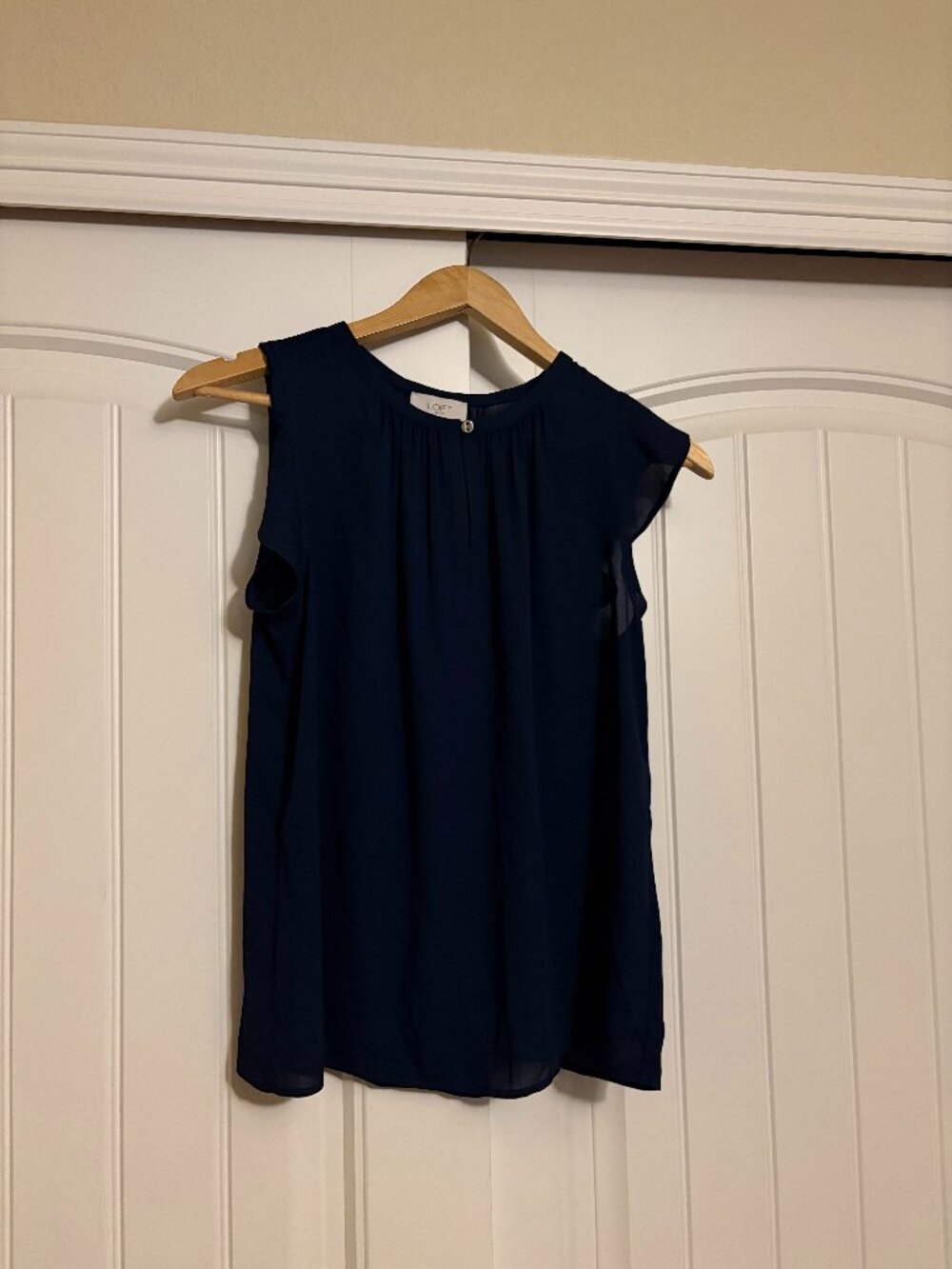 LOFT Outlet Blouse Small Navy Blue Short Sleeve Keyhole Cutout Gold Button NWT